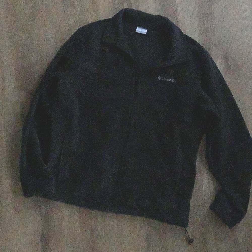 Men’s black Columbia fleece jacket
